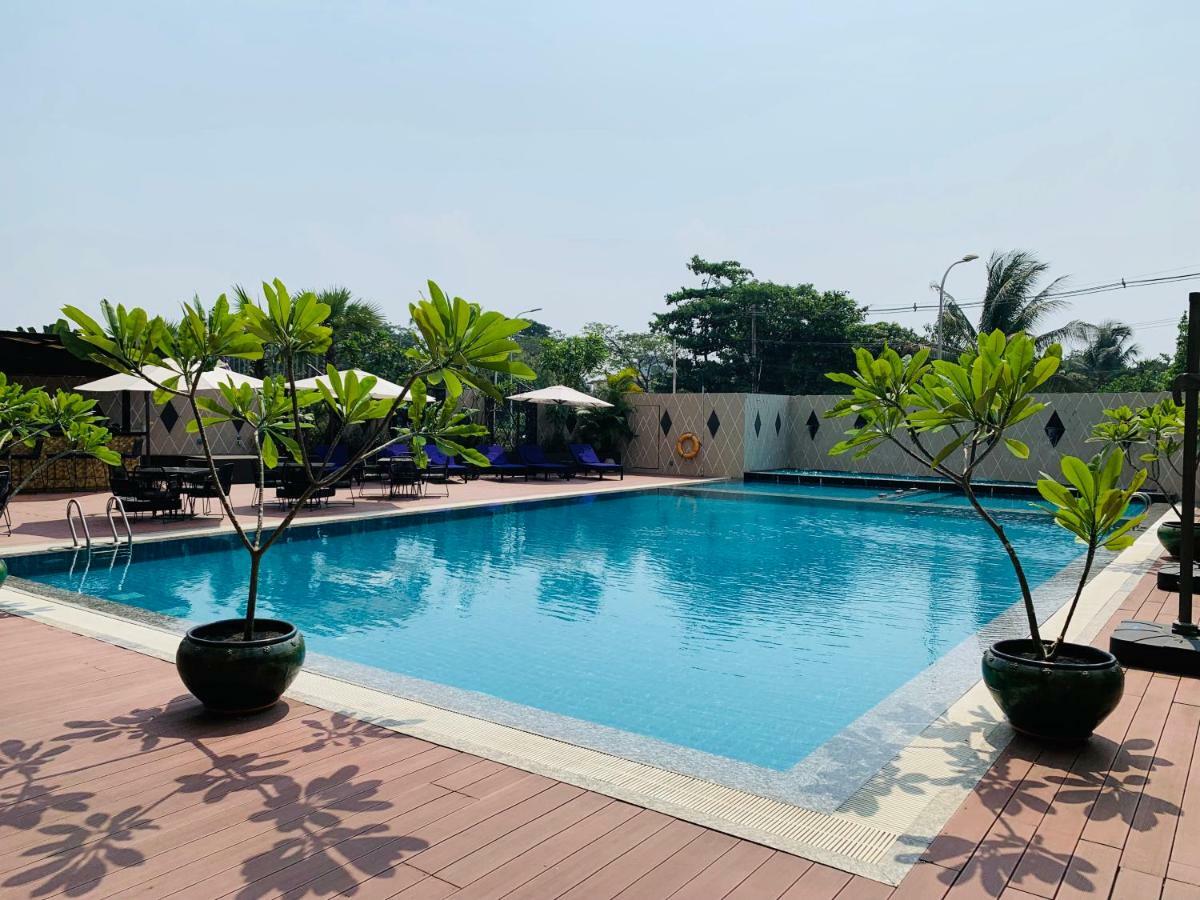 Hotel Grand Mercure Golden Empire 5*